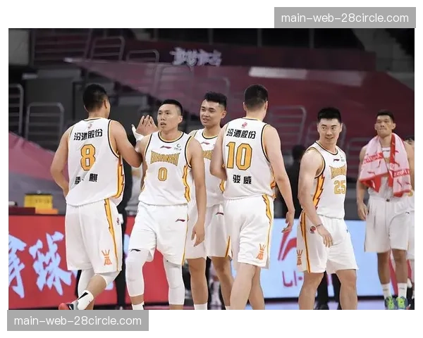 四川队61-84主场惨败山西 景菡一21分李玮颢14分 四川队61-84主场惨败山西 景菡一21分李玮颢14分