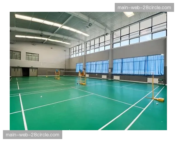 公共体育设施与商业场馆共享停车场 提高区域交通资源的利用效率