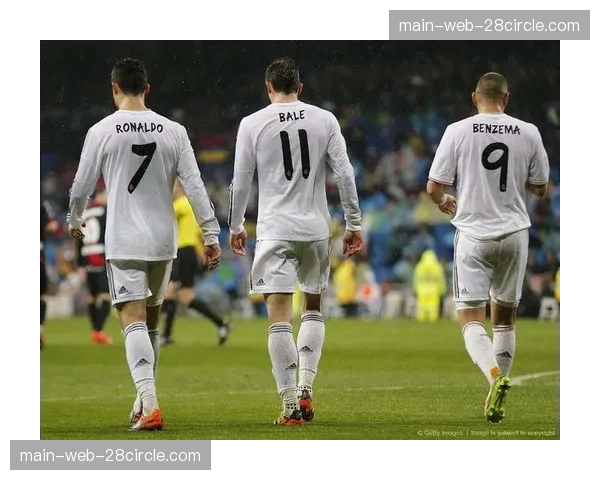 解析西甲赛季中段各队主帅临场指挥的成功率与影响因素 解析西甲赛季中段各队主帅临场指挥的成功率与影响因素